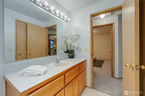Bath - 512 Walnut Ave, Sultan, WA 98294 photo 1 of 2