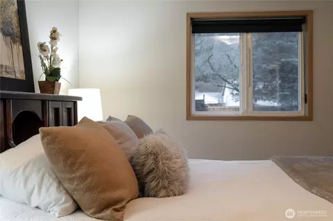 Bedroom - 512 Walnut Ave, Sultan, WA 98294 photo 6 of 7