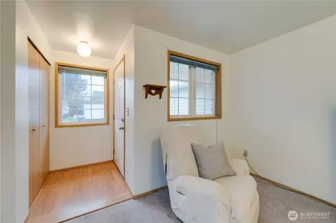 Entry Way - 512 Walnut Ave, Sultan, WA 98294 photo 3 of 5
