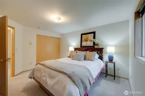 Bedroom - 512 Walnut Ave, Sultan, WA 98294 photo 4 of 7