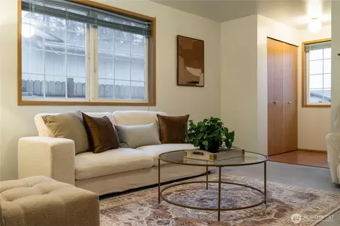 Living - 512 Walnut Ave, Sultan, WA 98294 photo 1 of 2