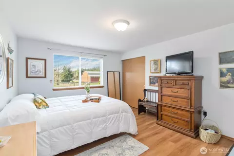 Bedroom - 413 Haywire Rd, Winlock, WA 98596 photo 1 of 5