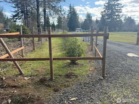 Exterior - 413 Haywire Rd, Winlock, WA 98596 photo 4 of 8