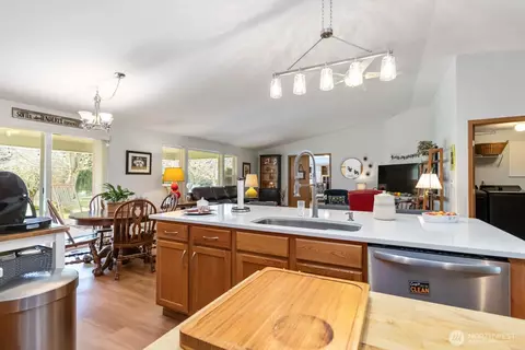 Kitchen - 413 Haywire Rd, Winlock, WA 98596 photo 2 of 2