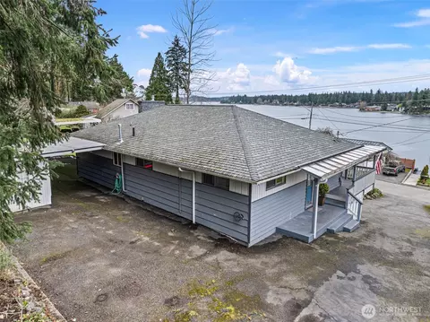 1723 Shorewood Dr, Bremerton, WA 98312