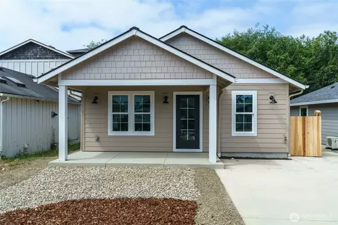 117 7th St SW, Long Beach, WA 98631