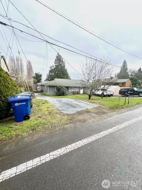 13348 32nd Ave S, Tukwila, WA 98168