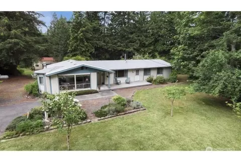 4161 Seabeck Holly, Seabeck, WA 98380