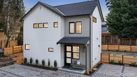 9513 132nd Ave NE, Kirkland, WA 98033