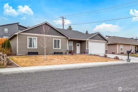 335 Canal Dr, Ephrata, WA 98823