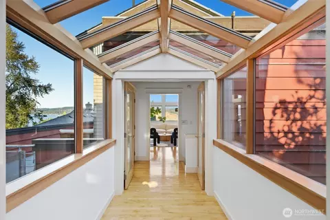 8770 Sand Point Way NE, Seattle, WA 98115