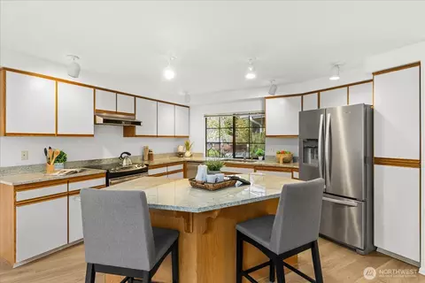 Kitchen - 16225 15th Dr SE, Mill Creek, WA 98012 photo 3 of 5