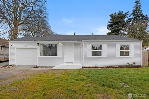 817 114th St S, Tacoma, WA 98444