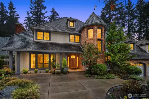 3240 126th Ave NE, Bellevue, WA 98005