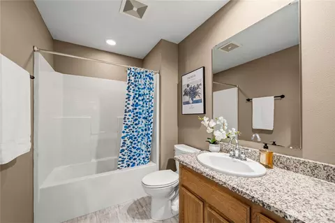 Bath - 3249 Lois Ln, Enumclaw, WA 98022 photo 4 of 4