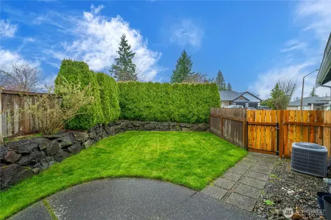 Exterior - 3249 Lois Ln, Enumclaw, WA 98022 photo 5 of 8