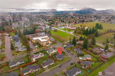 View/Area - 3249 Lois Ln, Enumclaw, WA 98022 photo 1 of 2