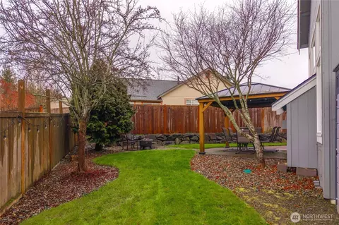 Exterior - 3249 Lois Ln, Enumclaw, WA 98022 photo 7 of 8