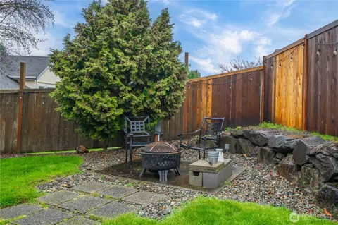 Exterior - 3249 Lois Ln, Enumclaw, WA 98022 photo 6 of 8