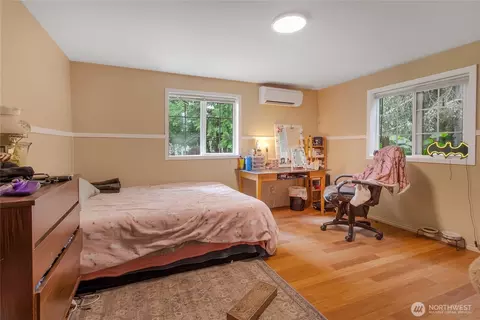 Bedroom - 19127 Patterson Rd E, Orting, WA 98360 photo 4 of 6
