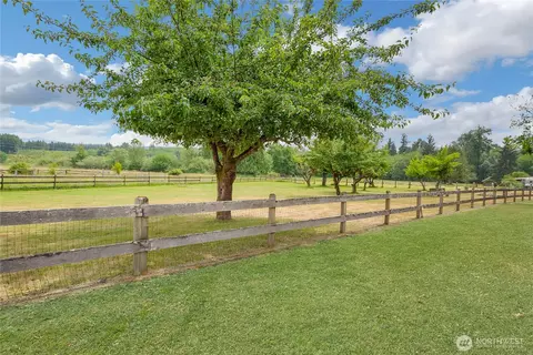 Exterior - 19127 Patterson Rd E, Orting, WA 98360 photo 5 of 7
