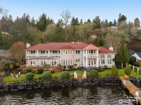 17765 Beach Dr NE, Lake Forest Park, WA 98155