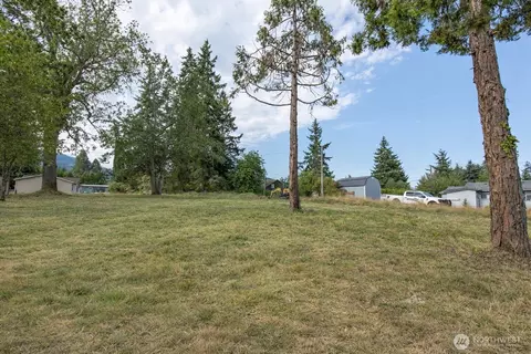 1126 W Lauridsen Blvd, Port Angeles, WA 98362