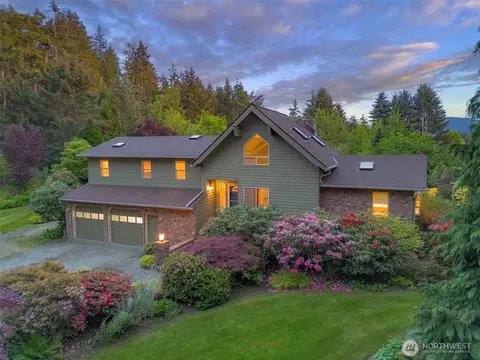 520 Grandview Dr, Sequim, WA 98382