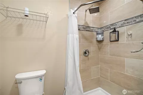 Bath - 520 Grandview Dr, Sequim, WA 98382 photo 5 of 5