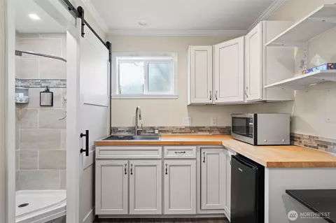 Kitchen - 520 Grandview Dr, Sequim, WA 98382 photo 5 of 5