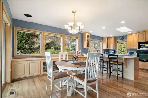 Dining - 520 Grandview Dr, Sequim, WA 98382 photo 1 of 2