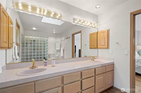 Bath - 520 Grandview Dr, Sequim, WA 98382 photo 1 of 5