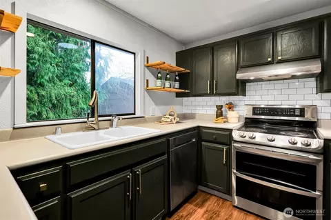 Kitchen - 16825 17th Ave SE, Bothell, WA 98012 photo 2 of 2