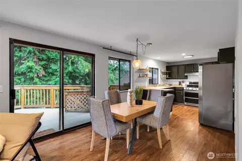 Dining - 16825 17th Ave SE, Bothell, WA 98012 photo 1 of 4