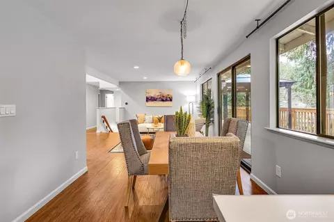 Dining - 16825 17th Ave SE, Bothell, WA 98012 photo 2 of 4