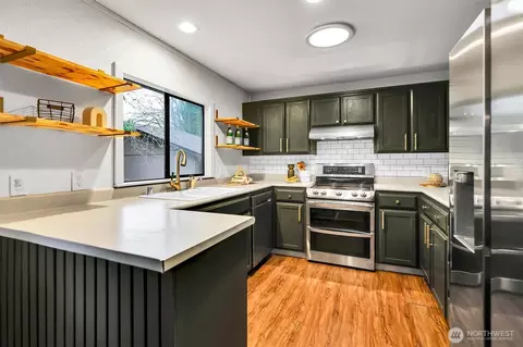 Kitchen - 16825 17th Ave SE, Bothell, WA 98012 photo 1 of 2