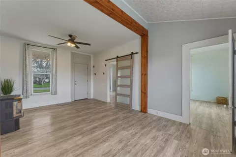 Living - 309 E Cherry St, Walla Walla, WA 99362 photo 2 of 4