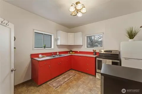Kitchen - 309 E Cherry St, Walla Walla, WA 99362 photo 1 of 3