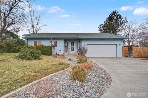 2238 S Crestmont Dr, Moses Lake, WA 98837