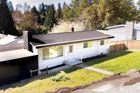 105 SW 129th St, Burien, WA 98146