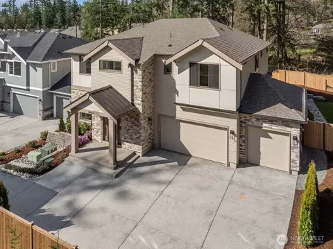 24922 SE 17th St #1, Sammamish, WA 98075