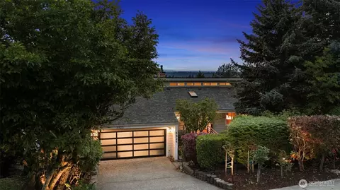 5525 Highland Dr, Bellevue, WA 98006
