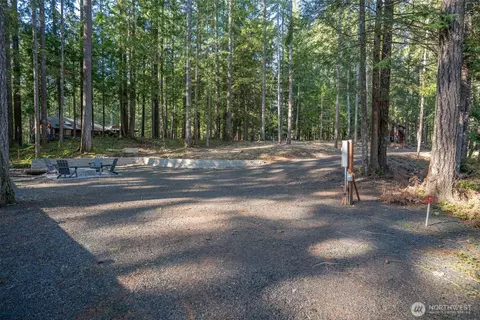 91 N Duckabush Dr W, Hoodsport, WA 98548
