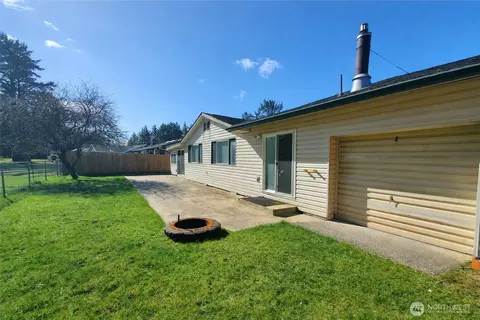 198 Octopus Ave NE, Ocean Shores, WA 98569