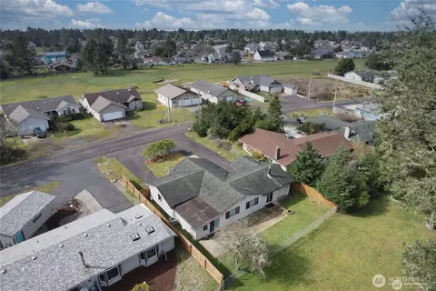 198 Octopus Ave NE, Ocean Shores, WA 98569