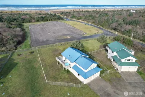 16 Ocean Blvd, Ocean City, WA 98569