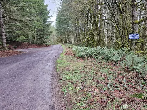 461 Clearwater Rd, Kelso, WA 98626