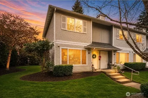 4016 7th St SW #C115, Puyallup, WA 98373