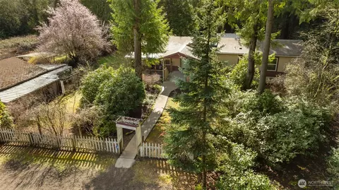 171 NE Averys Ln, Poulsbo, WA 98370