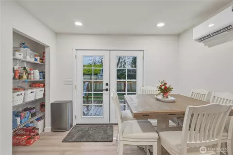 Dining - 107 River St, Everson, WA 98247 photo 1 of 1